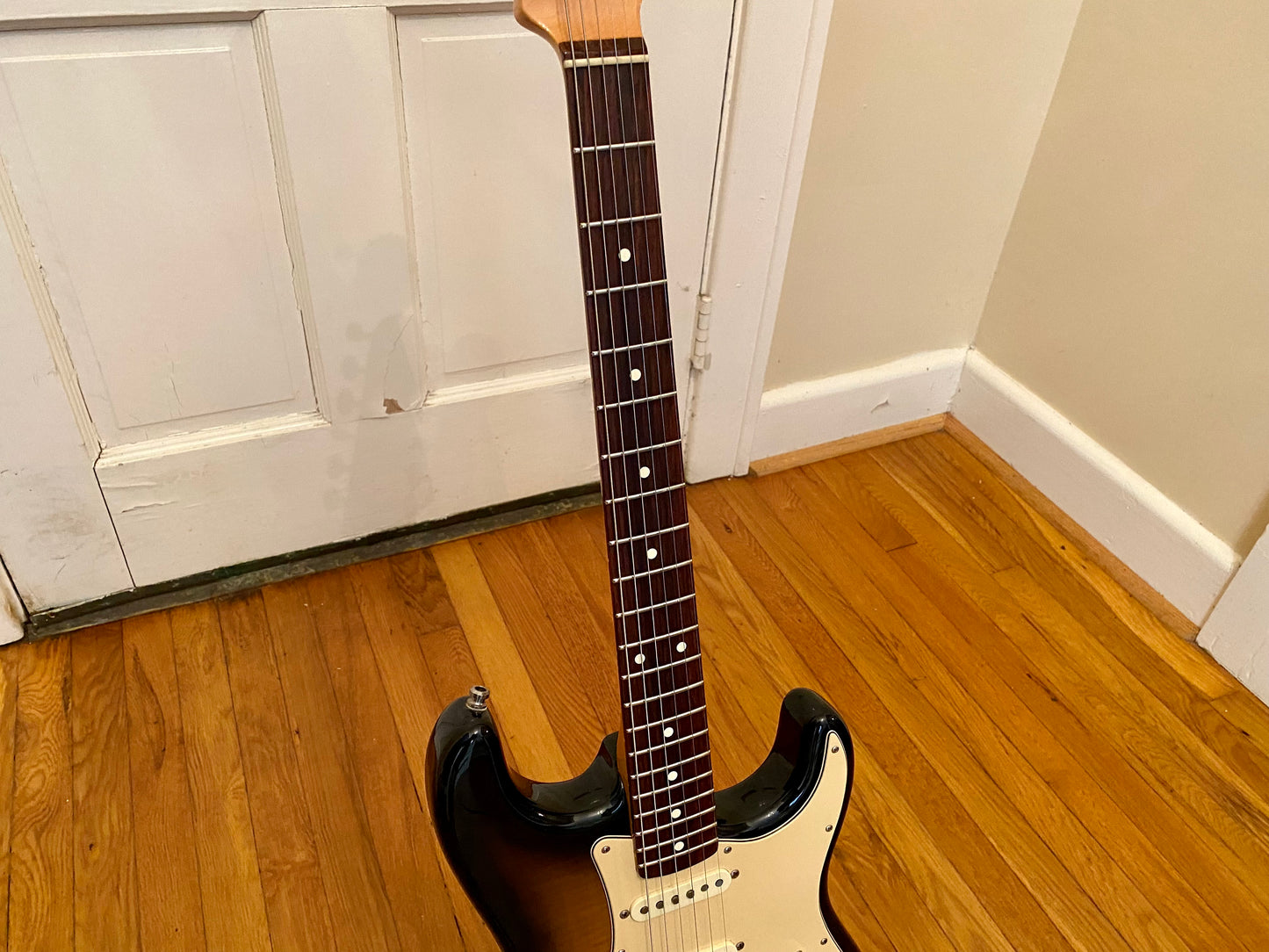 2006 Fender American Deluxe Vintage Player '62 Stratocaster Flame Top | 2-Tone Sunburst