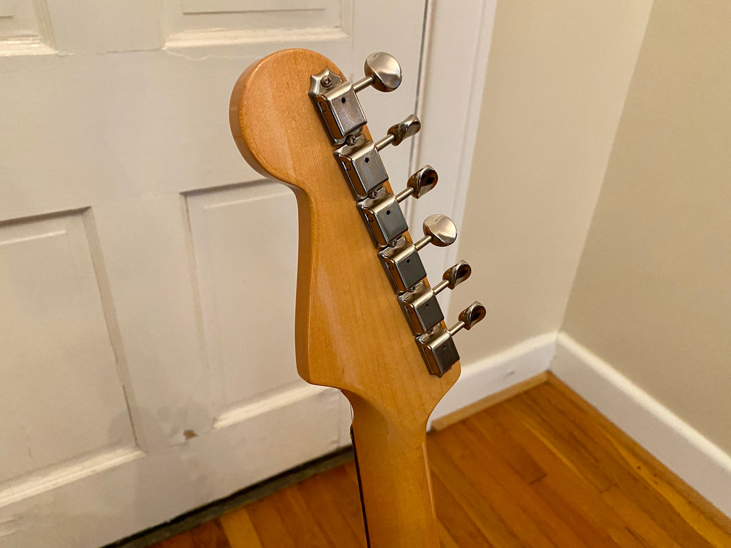 2006 Fender American Deluxe Vintage Player '62 Stratocaster Flame Top | 2-Tone Sunburst