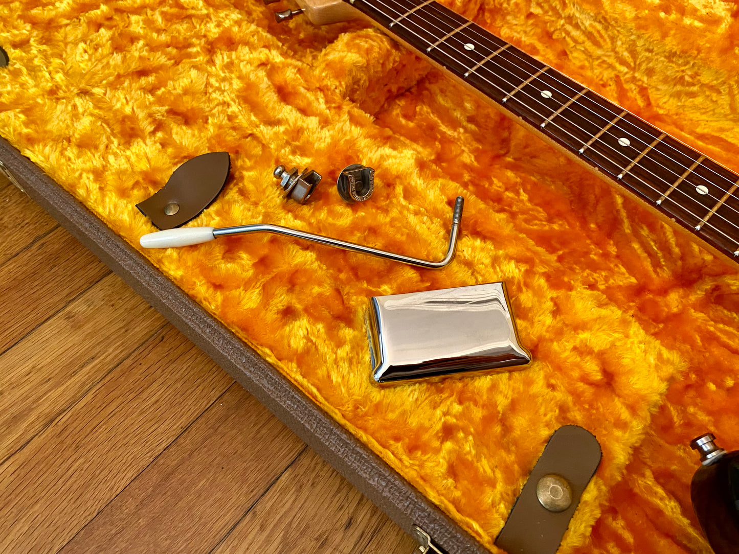 2006 Fender American Deluxe Vintage Player '62 Stratocaster Flame Top | 2-Tone Sunburst