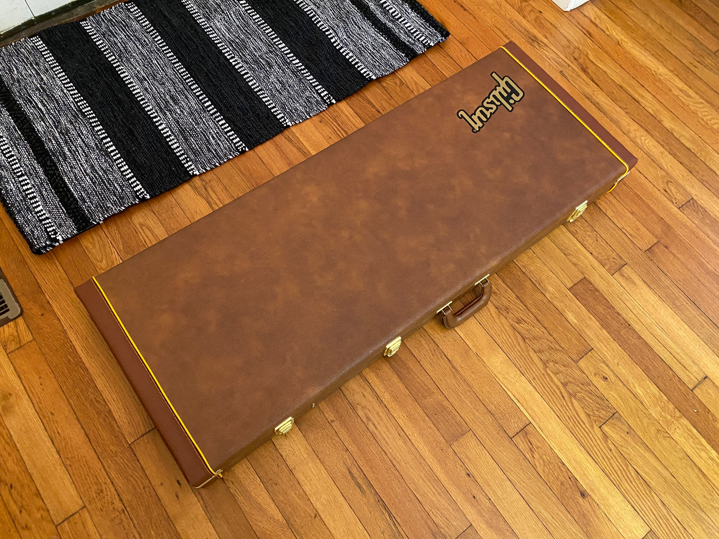 2022 70s Explorer | Near Mint, All Case Candy, Fresh Setup