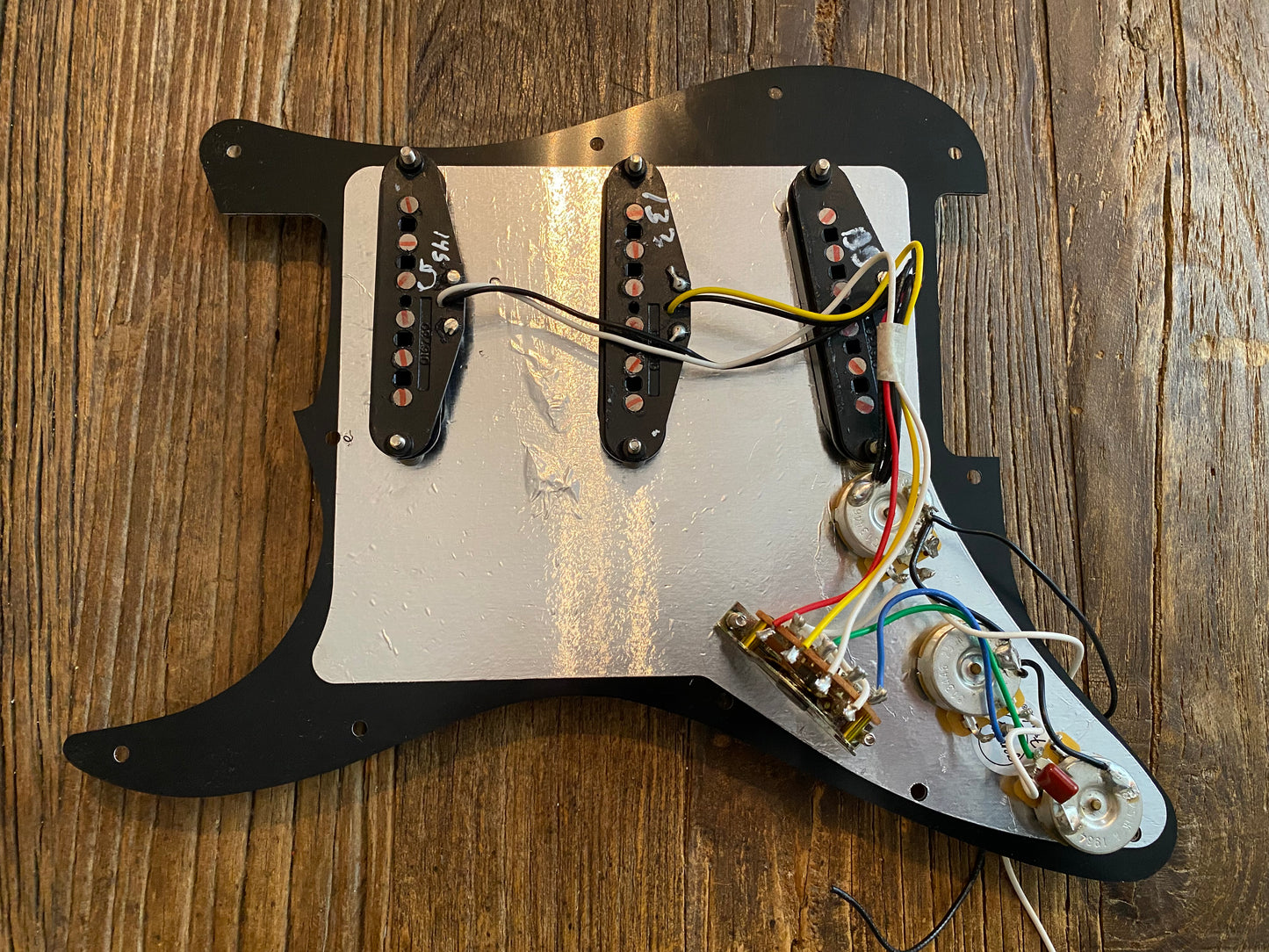 2019 Player Stratocaster Loaded Pickguard | SSS, AlNiCo Single Coils, New Plastics, Orignals Included