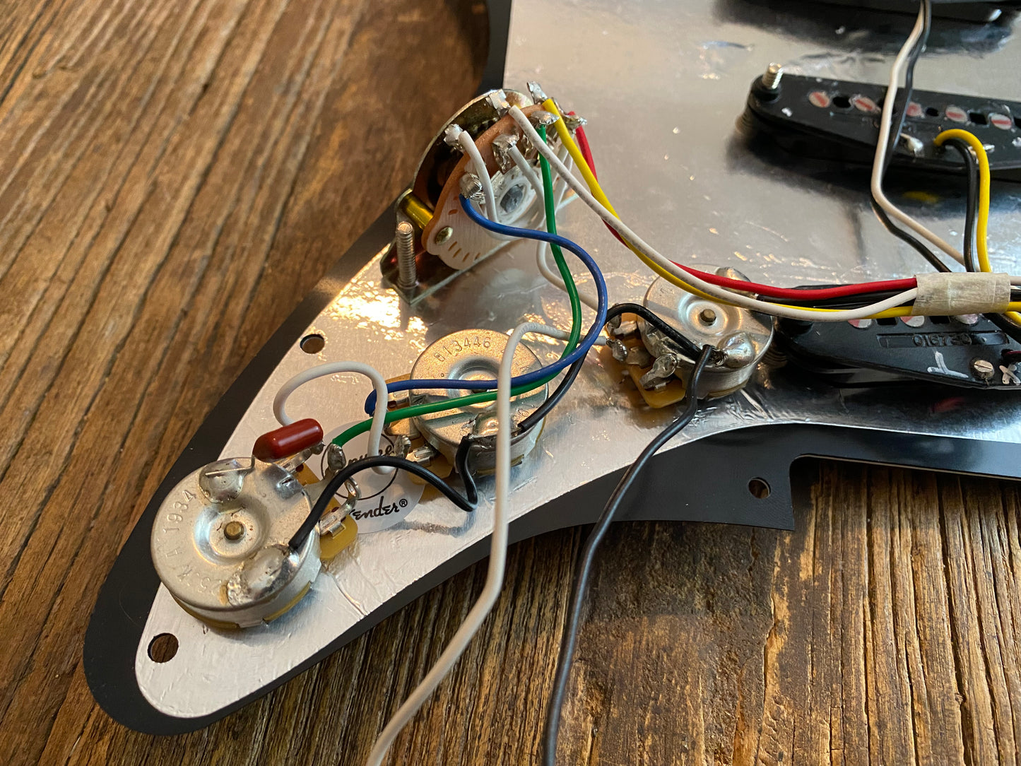 2019 Player Stratocaster Loaded Pickguard | SSS, AlNiCo Single Coils, New Plastics, Orignals Included