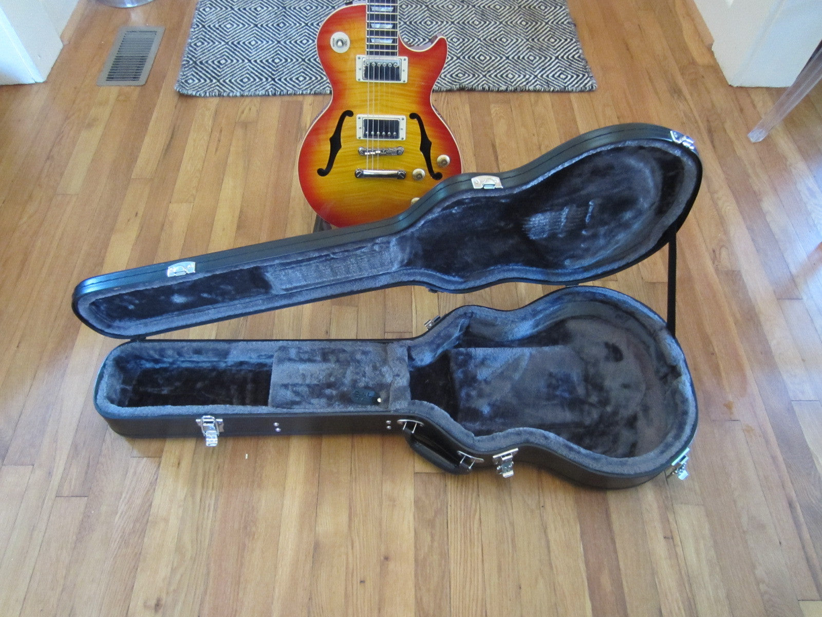Lil' Huddy's Guitar Shop - Lil' Huddy's Guitar Shop