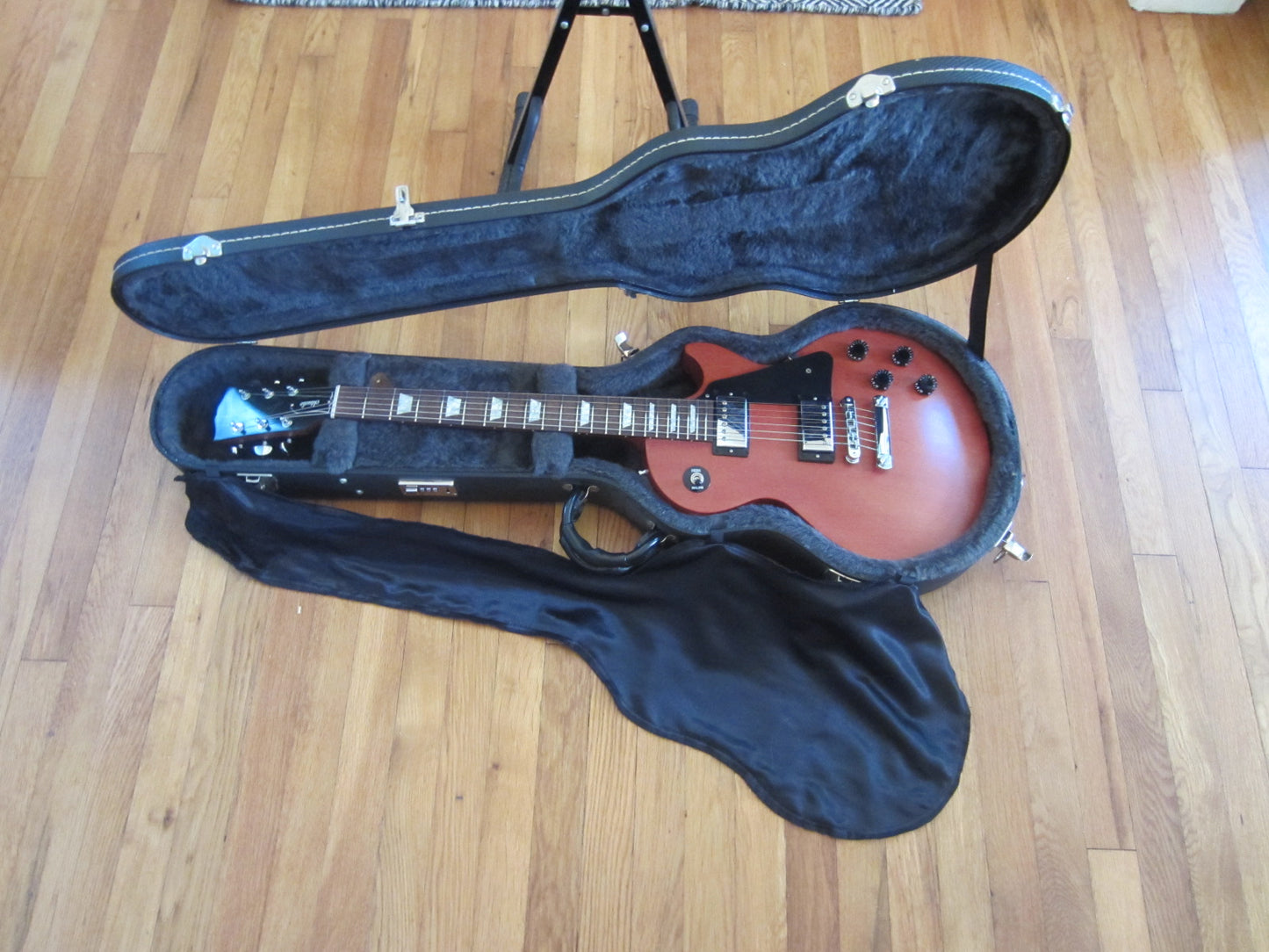 Lil' Huddy's Guitar Shop - Lil' Huddy's Guitar Shop