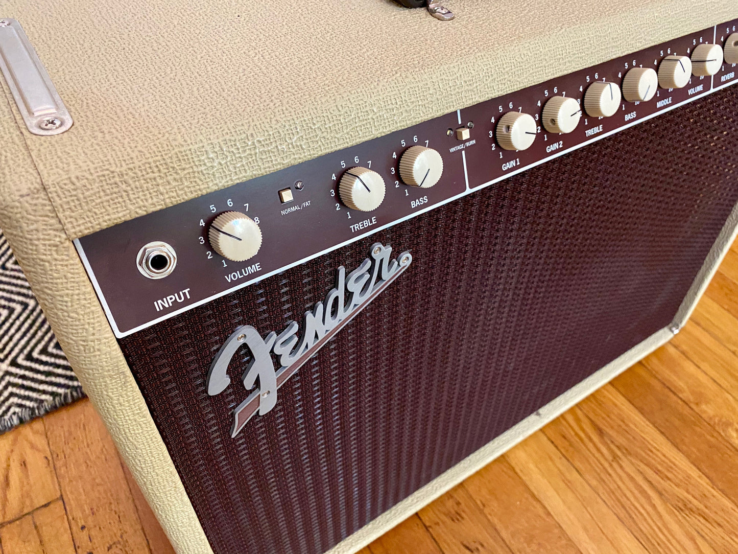 Fender Super Sonic 22 1 x 12 Combo | Blonde w/ Oxblood, 4-Button Footswitch, Fender Cover