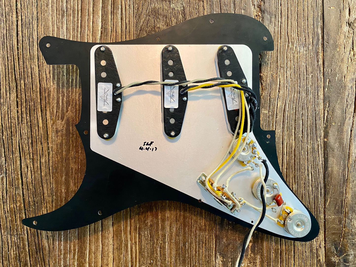 Fender Custom Shop Texas Specials Loaded Pickguard | Black w/ White