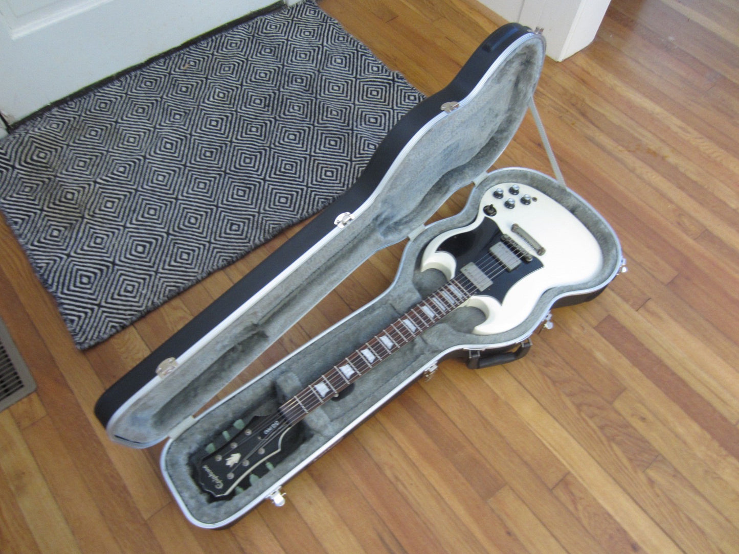 Lil' Huddy's Guitar Shop - Lil' Huddy's Guitar Shop