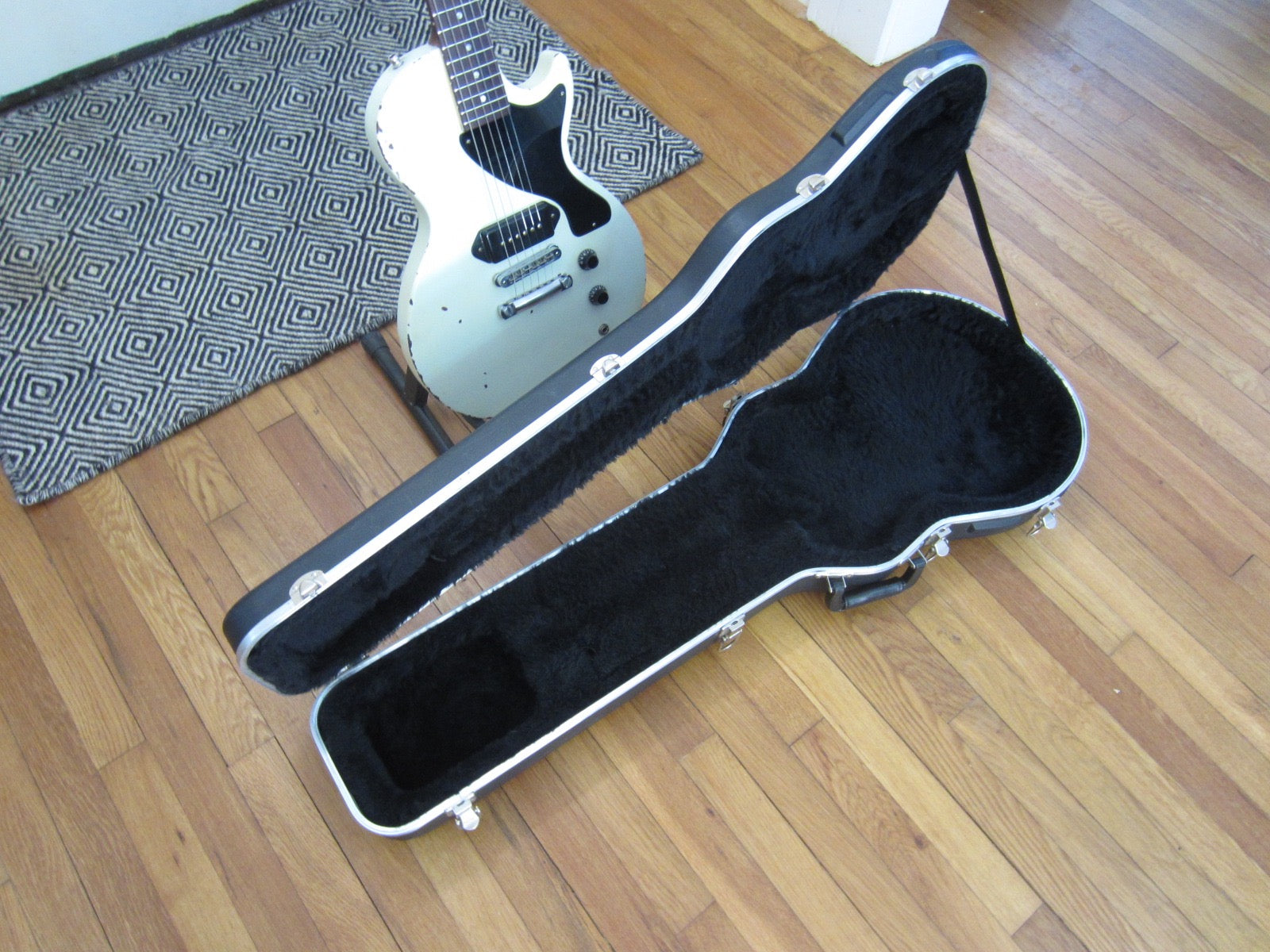 Lil' Huddy's Guitar Shop - Lil' Huddy's Guitar Shop