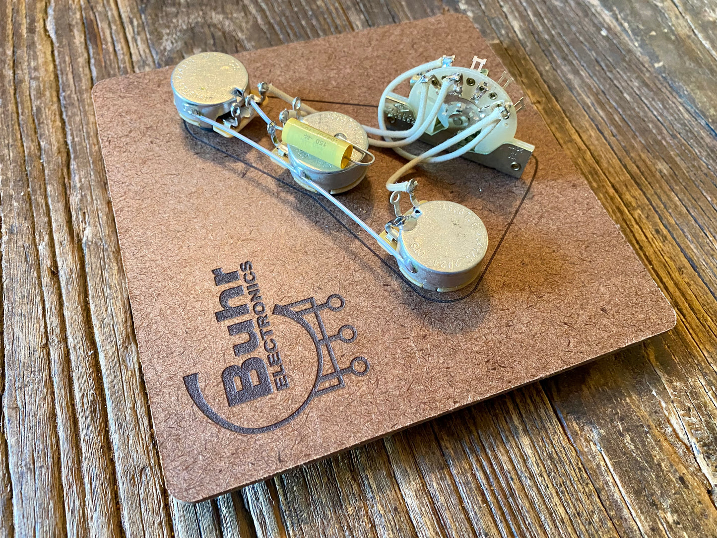 Stratocaster Traditional Wiring Kit | CTS 450G 250 kΩ Audio Taper Potentiometers, Mallory 150 Capacitor